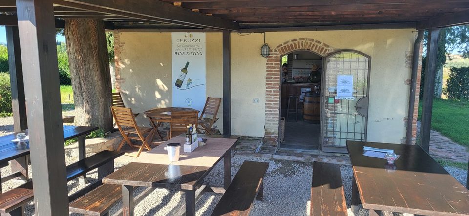 Covered seating outside the Teruzzi tasting room